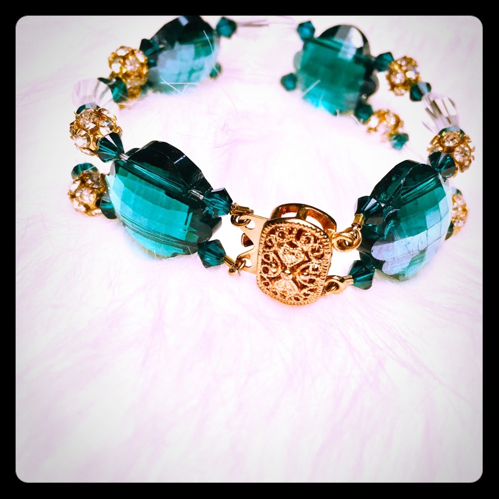 Beautiful handmade turquoise Swarovski bracelet